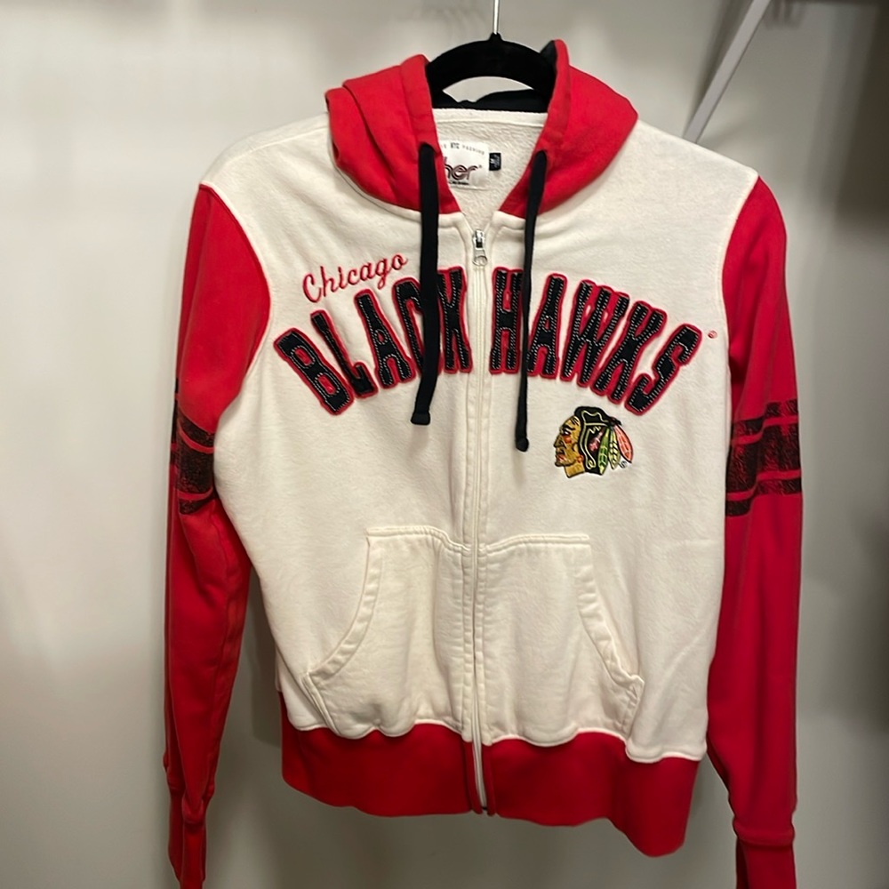Women’s Chicago Blackhawks hoodie